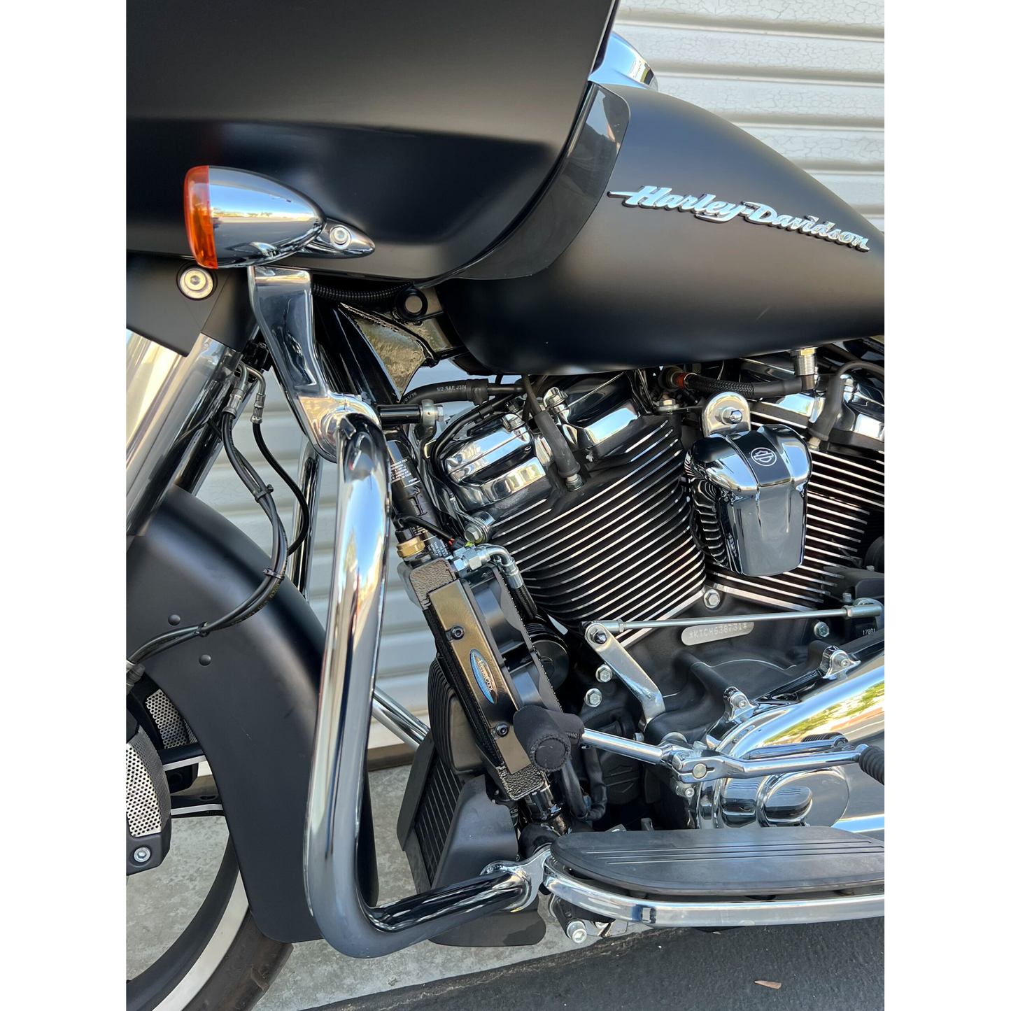 Naked Oil Cooler M8 `17 23