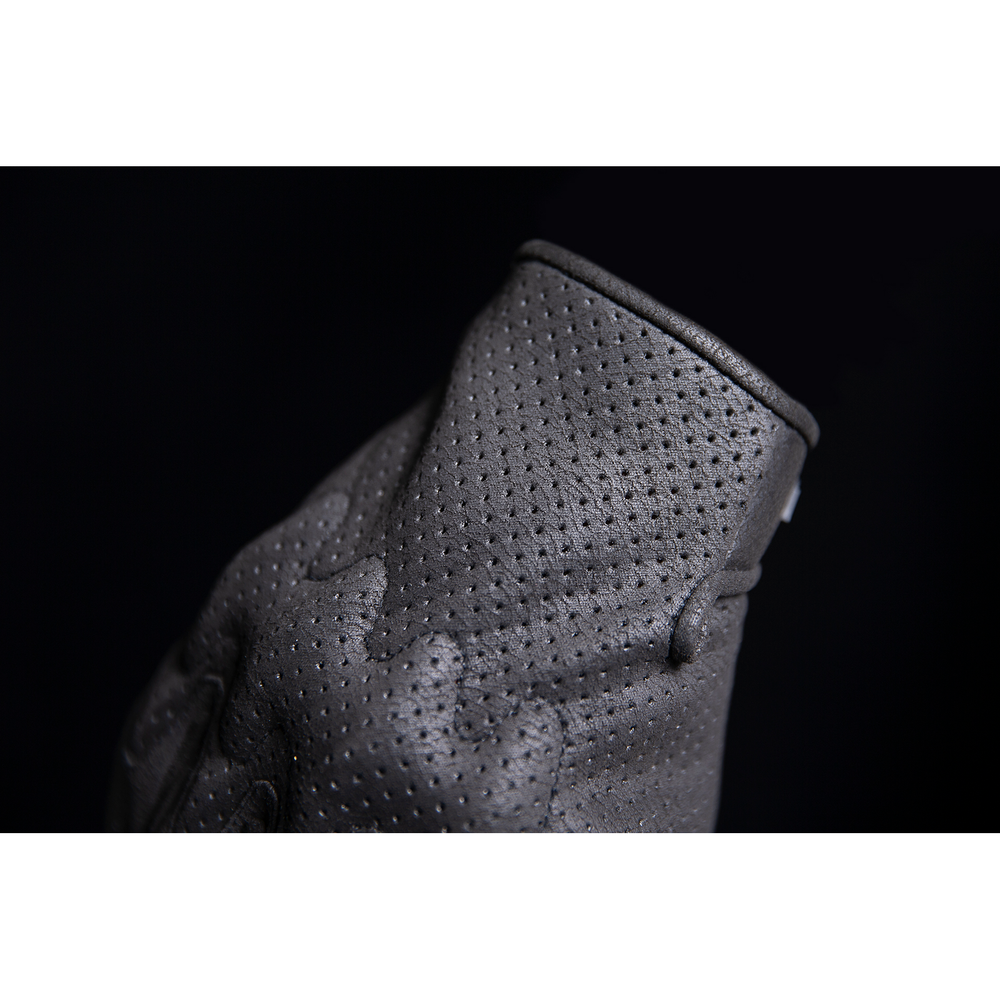 
                      
                        ICON Airform* Gloves - Black - Small 3301-4135
                      
                    