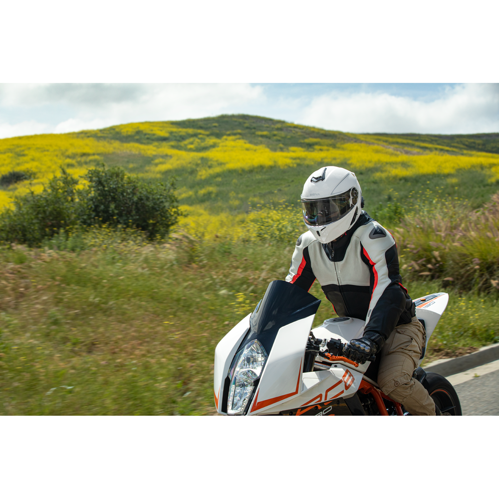 
                      
                        SENA Outrush R Helmet - White - Medium OUTRUSHR-GW00M3
                      
                    