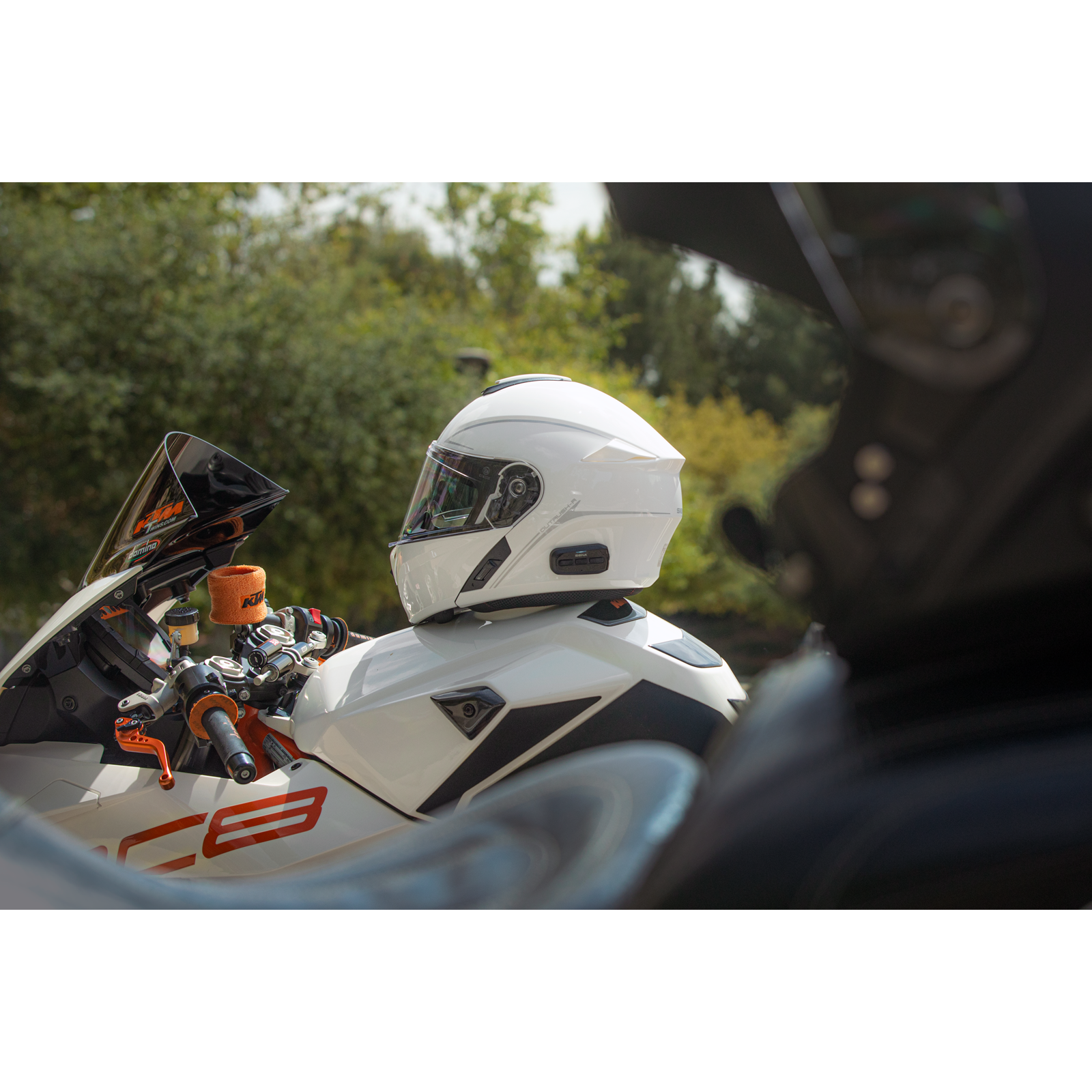 SENA Outrush R Helmet - White - Small OUTRUSHR-GW00S3