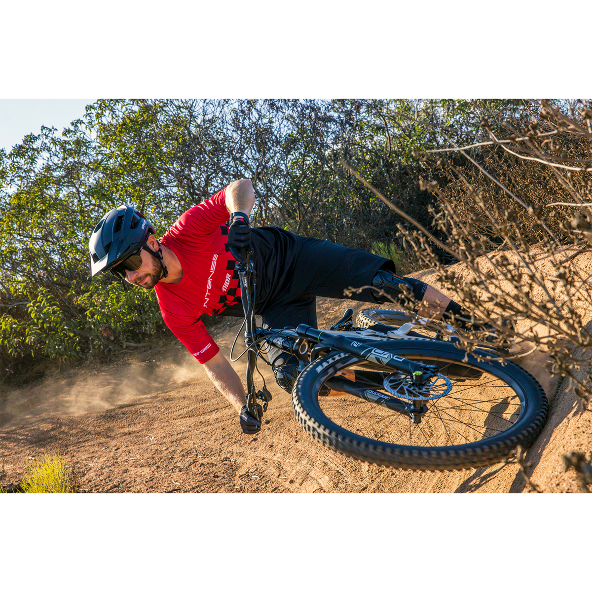 THOR Intense Assist Chex Short-Sleeve Jersey - Red/Black - XS 5120-0138