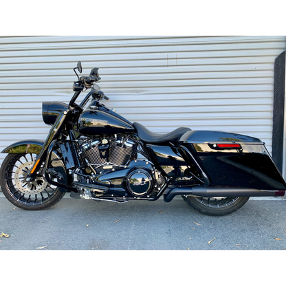 Side Mount Oil Cooler M8 Touring `17 23  Gloss Blk