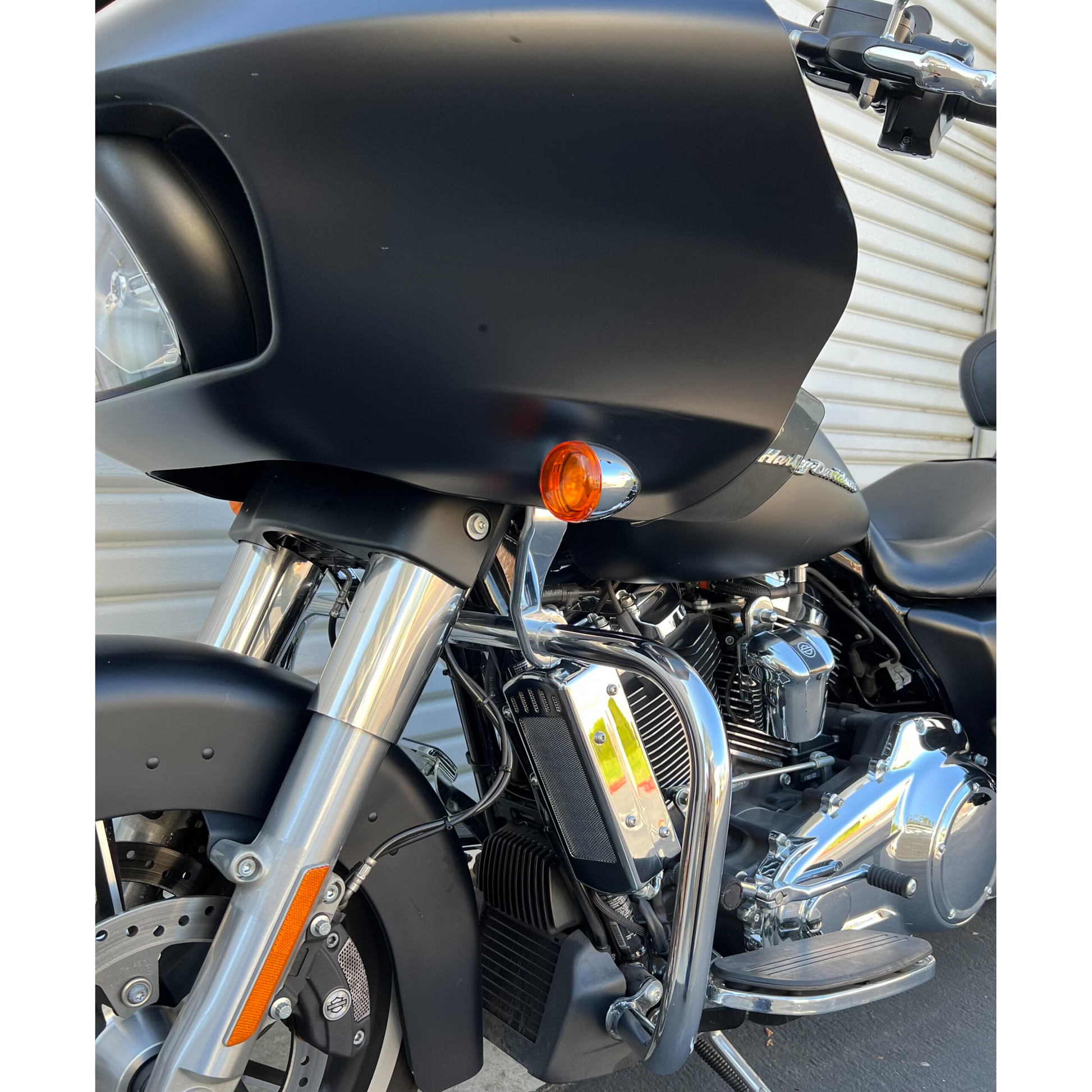 Side Mount Oil Cooler M8 Touring `17 23  Chrome