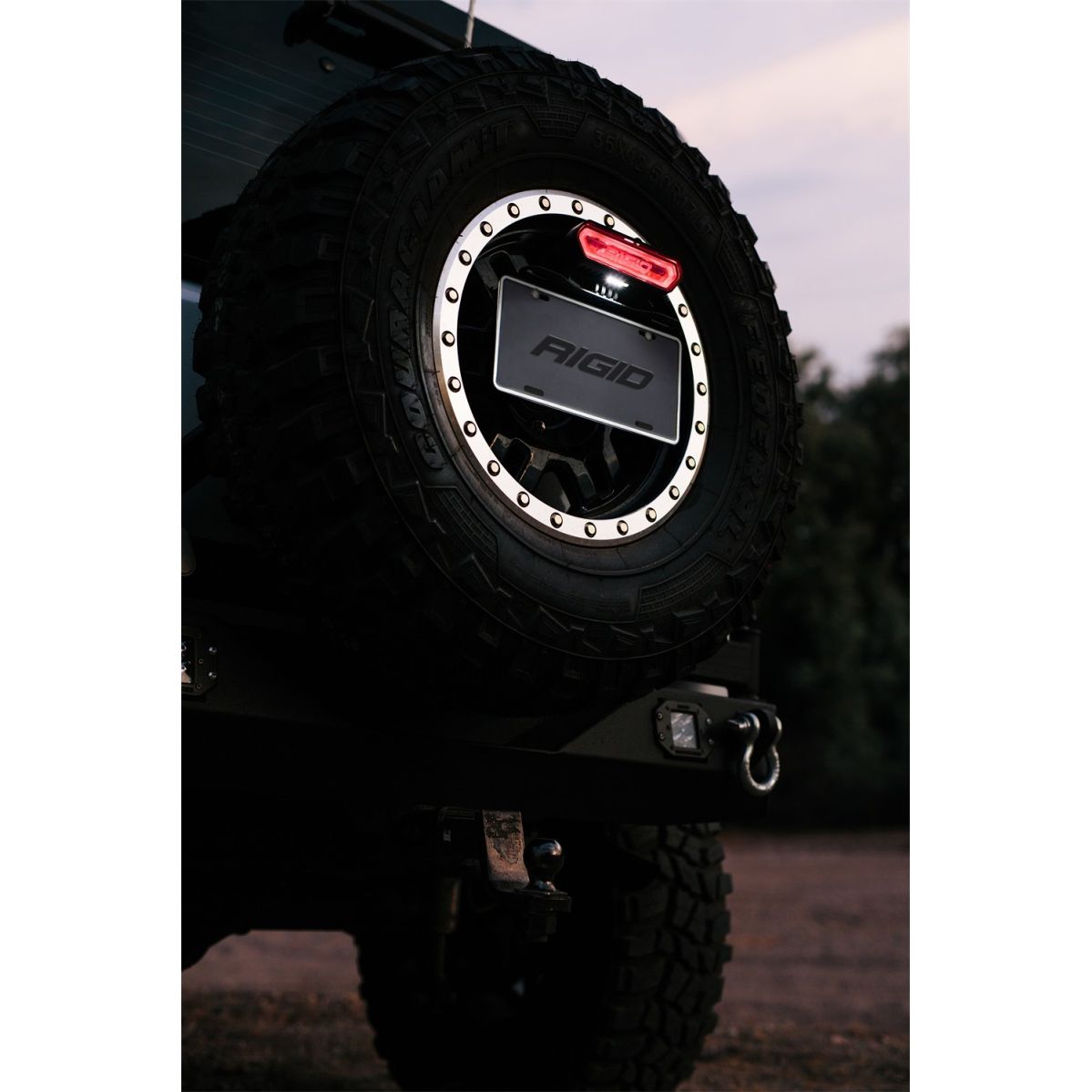 Rigid Industries Chase Tail Light Kit w/ Mounting Bracket - Red