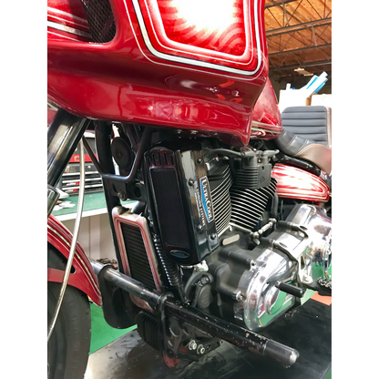 Side Mount Oil Cooler M8 Softail `17 23  Gloss Blk