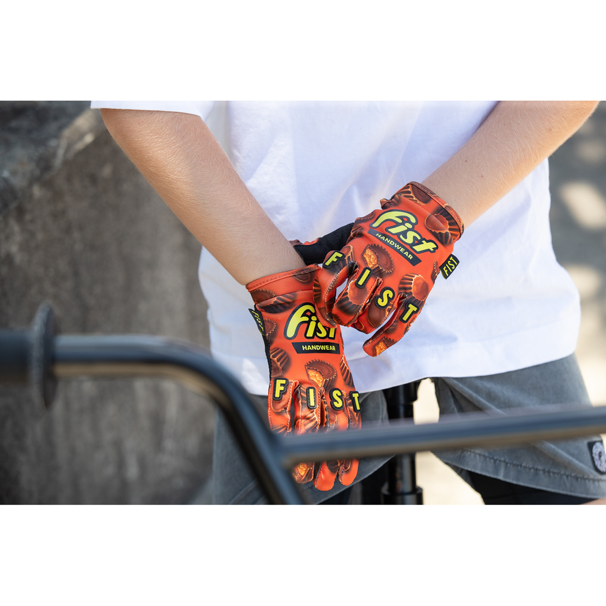 FIST HANDWEAR Youth Strapped 100% Nuts Gloves - Large F-GSY-01762-L