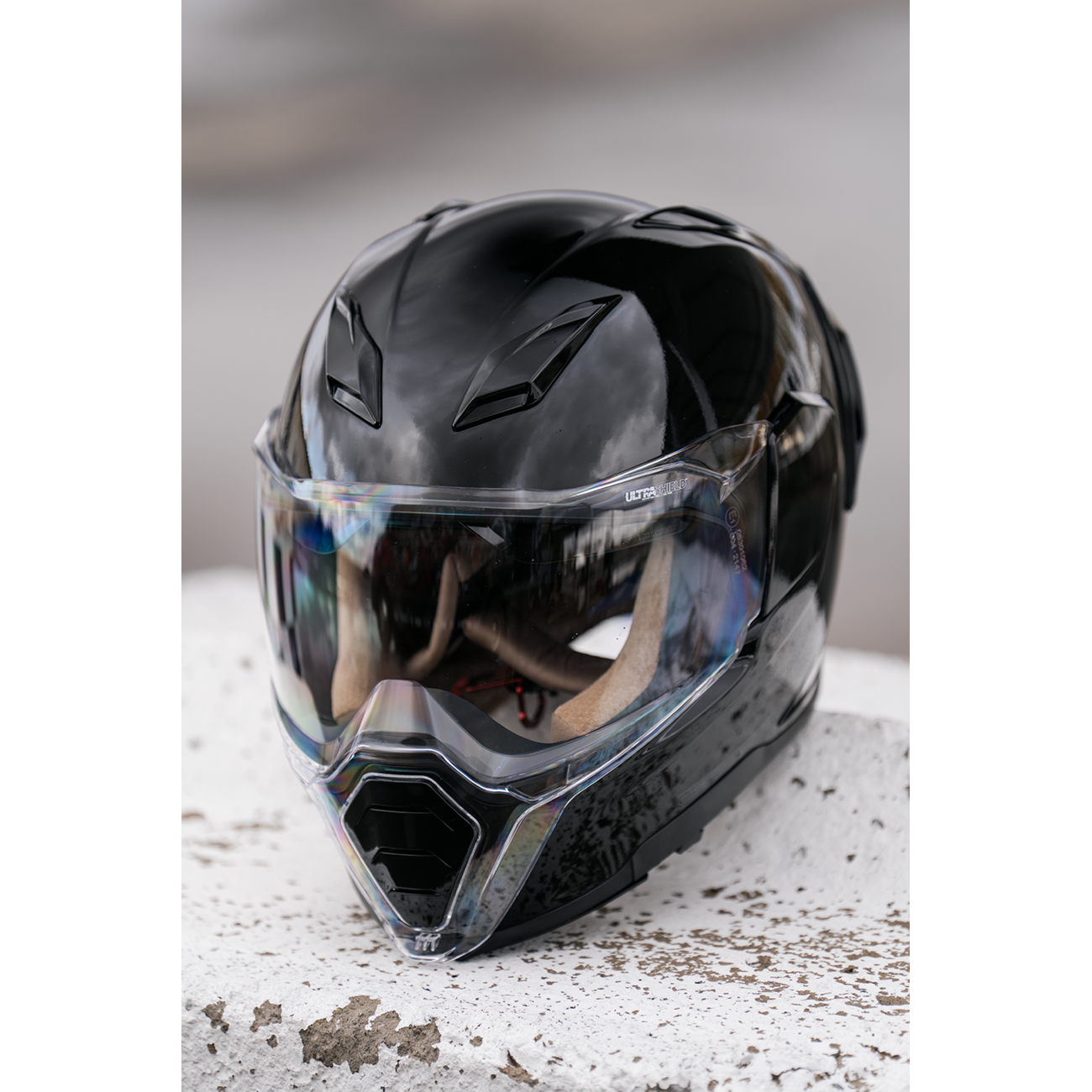 ICON Ultraflite™ Helmet - Solid - MIPS® - Gloss Black - Medium 0101-19274