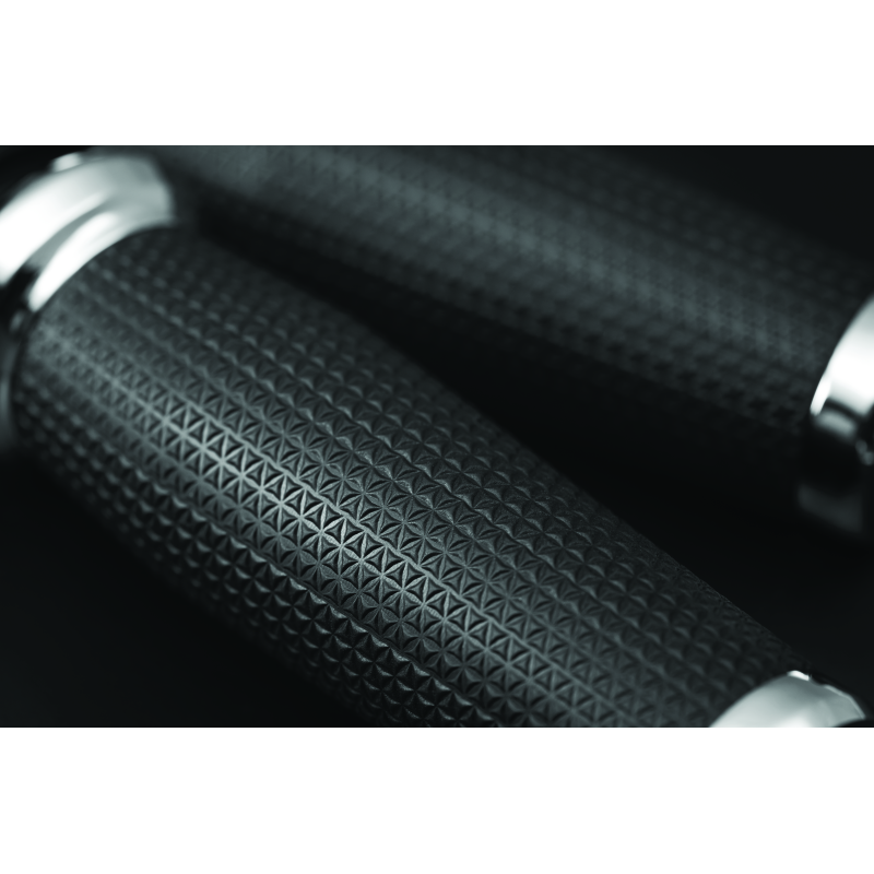 Kuryakyn Thresher Grips 18-Up Indian Models Chrome