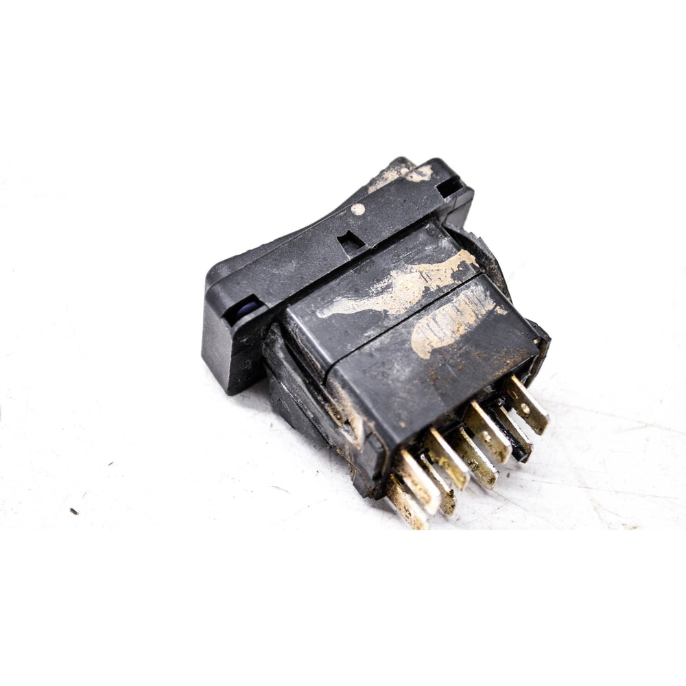 
                      
                        Polaris Genuine OEM Headlight Switch for 2005-2019 Ranger XP Crew 570 700 800 900 1000 Diesel 4011115
                      
                    