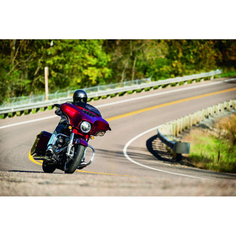 Kuryakyn Smooth Windshield Trim 14-Up Touring Gloss Black