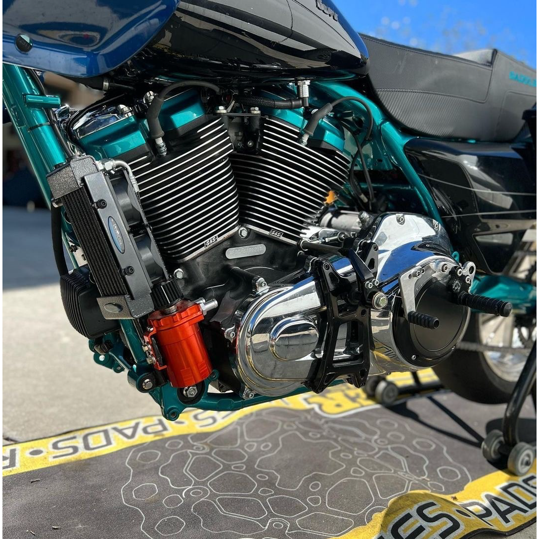 Naked Oil Cooler M8 `17 23