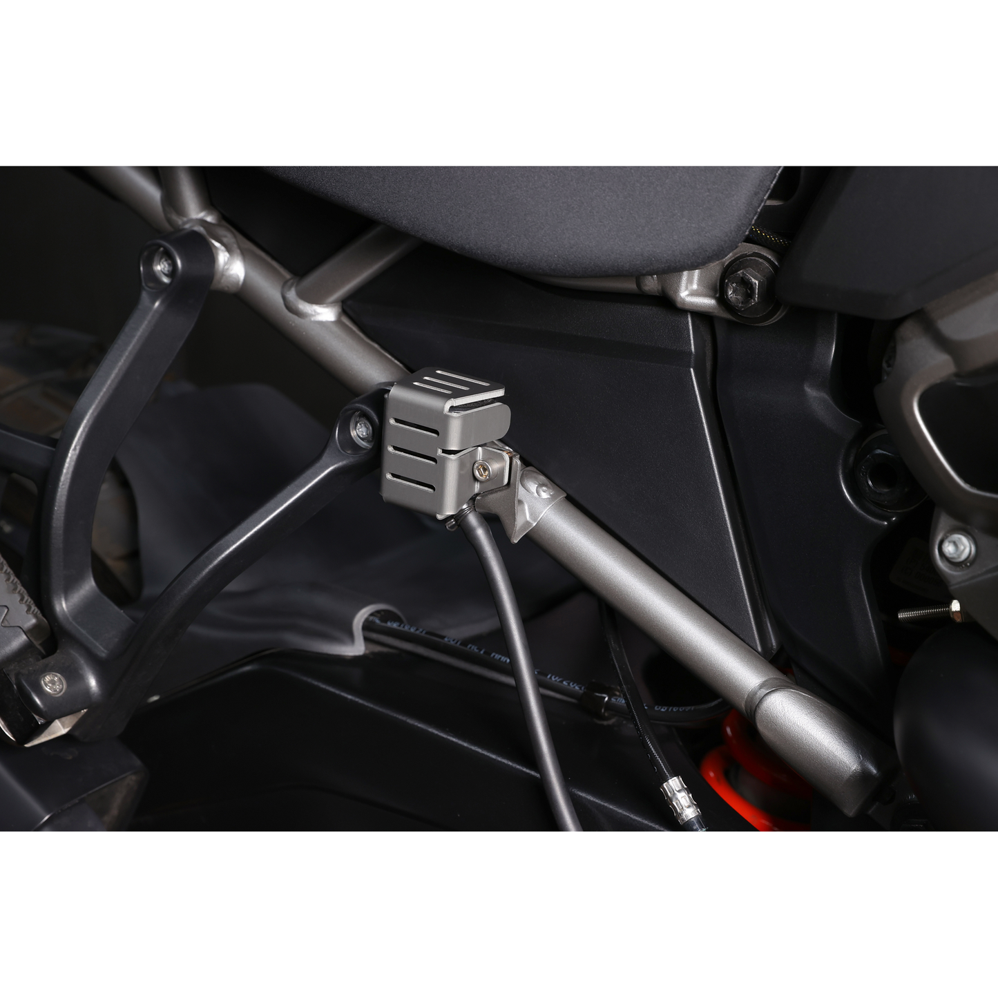 Rear Brake Reservoir Guard Kit `21 Pan America