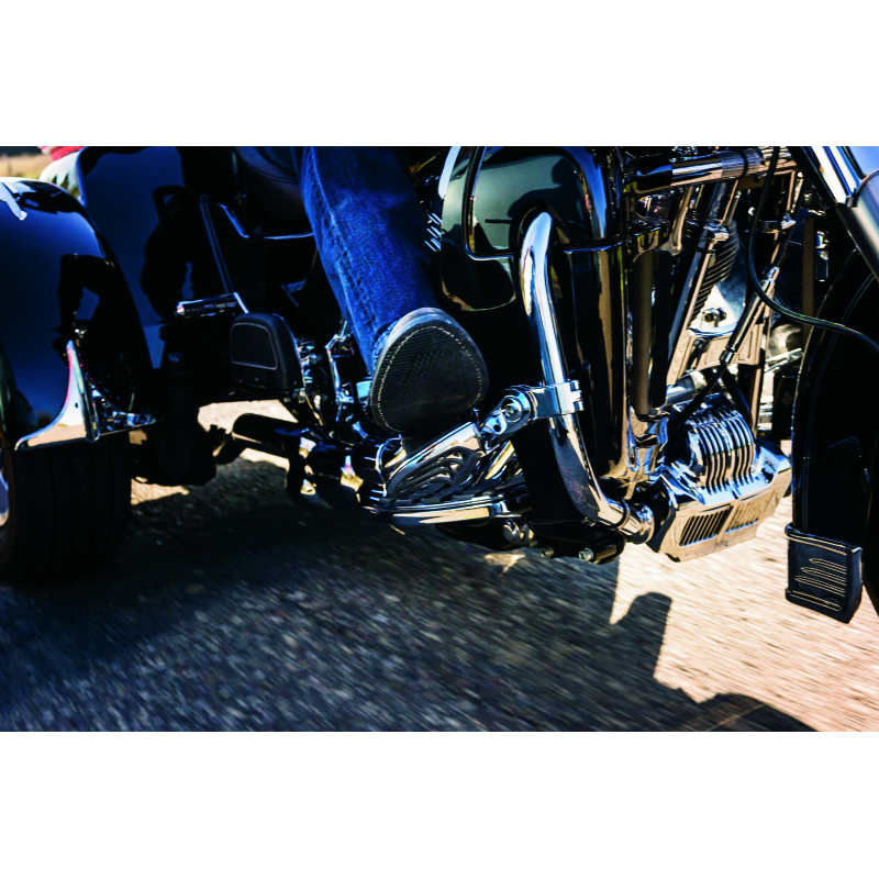 Kuryakyn Oil Cooler Cover 11-16 Touring Chrome