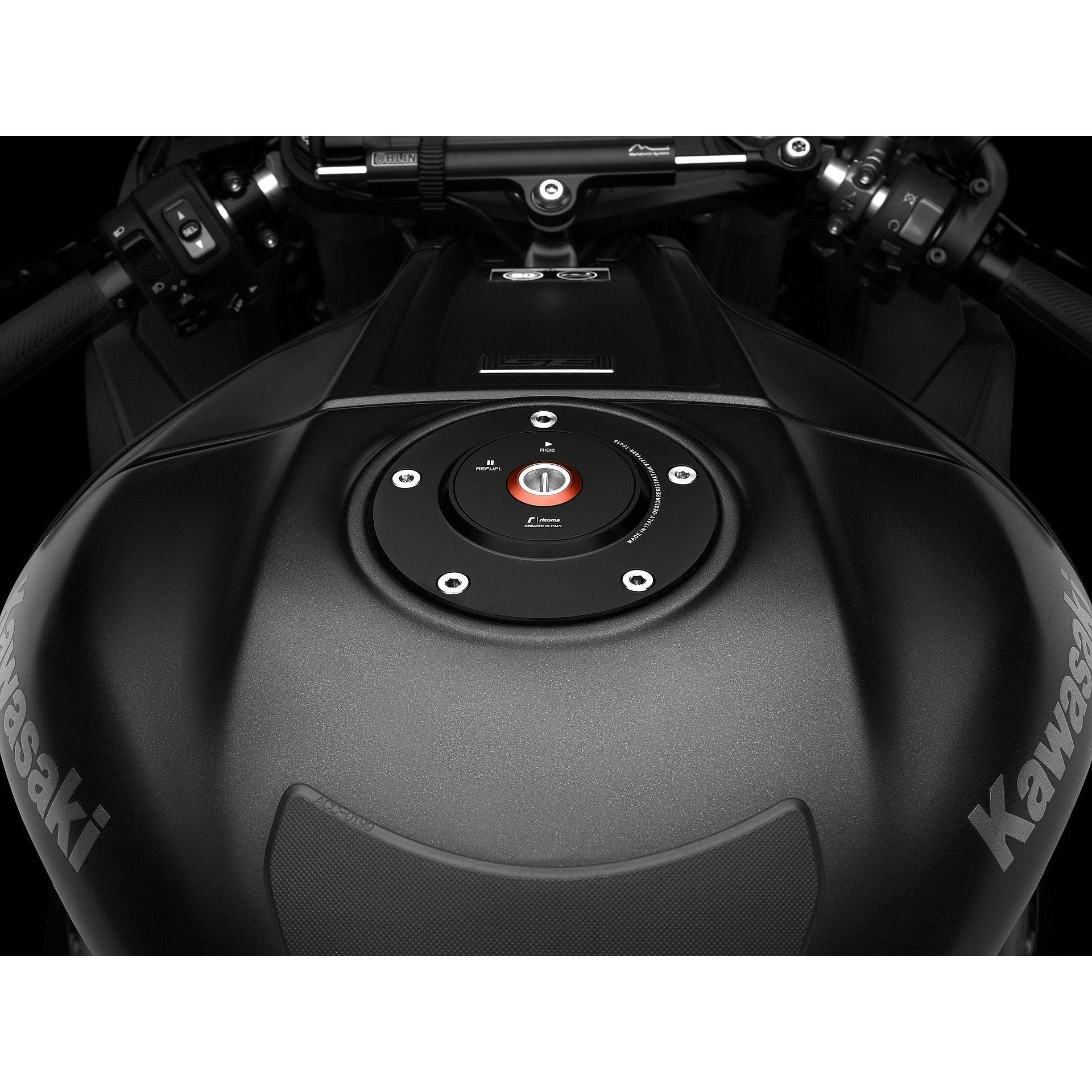 Gas Cap Locking Black Kaw