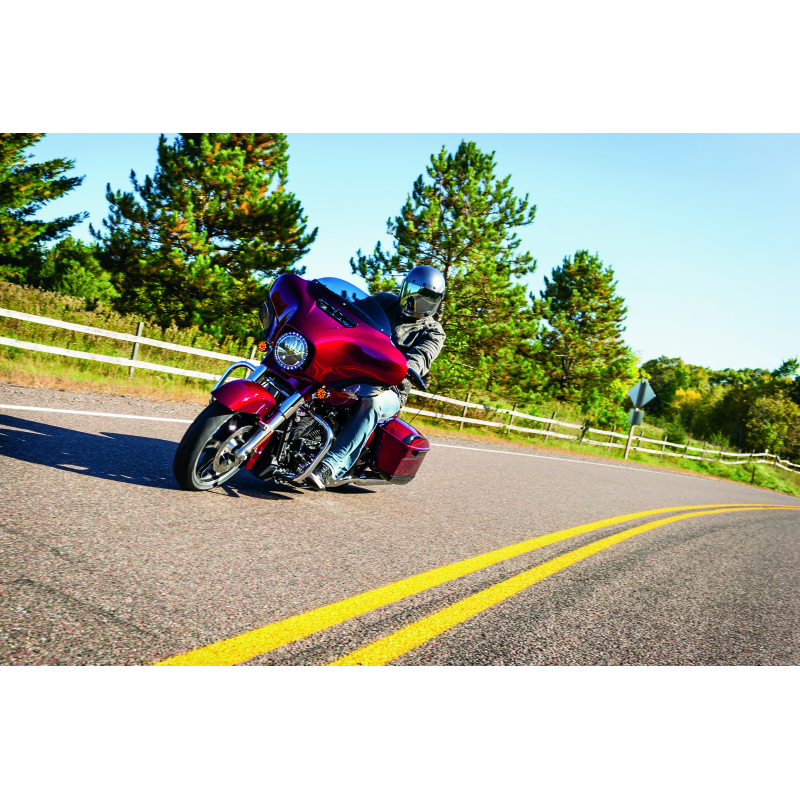 Kuryakyn Smooth Windshield Trim 14-Up Touring Gloss Black