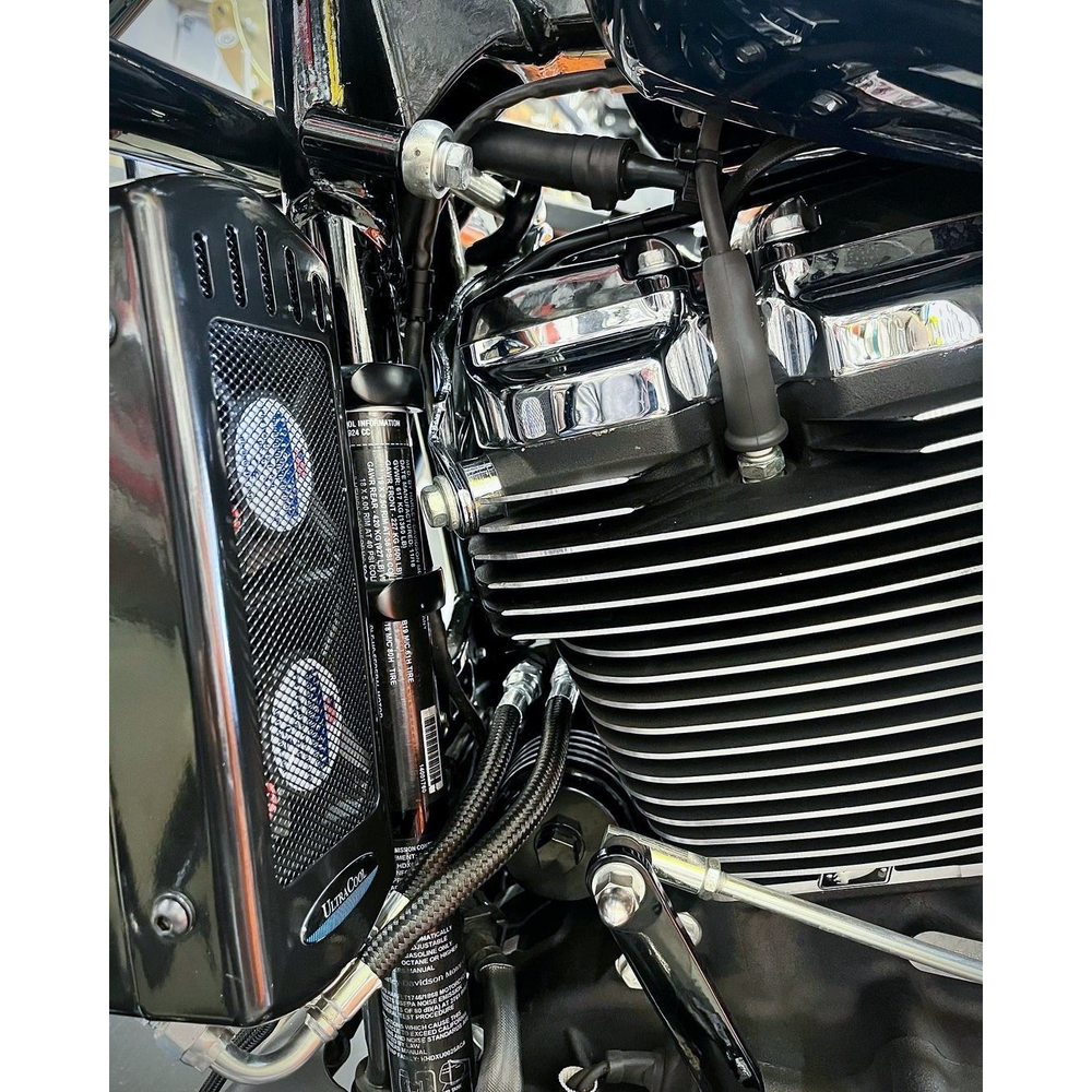 
                      
                        Side Mount Oil Cooler M8 Touring `17 23  Gloss Blk
                      
                    