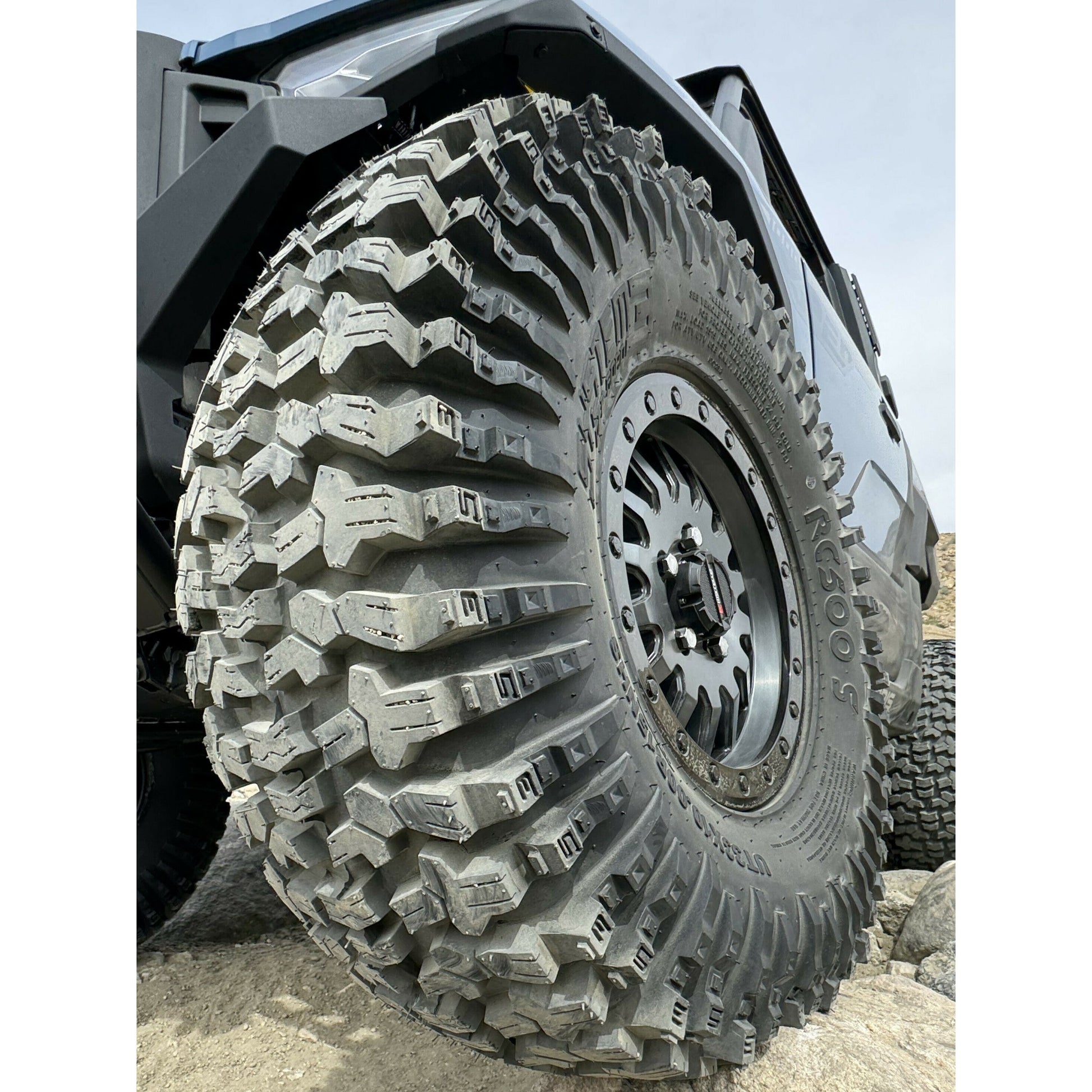 Tire Rc500s 37x10r15